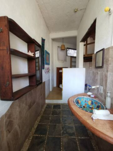 El Estudio dispone de baño privado