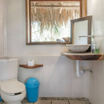 The bathroom of Bungalow La Selva in Mazunte